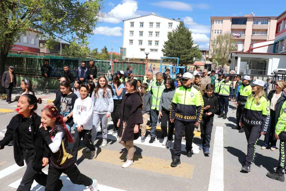 Ardahan'da 'trafik farkındalığı' etkinliği düzenlendi