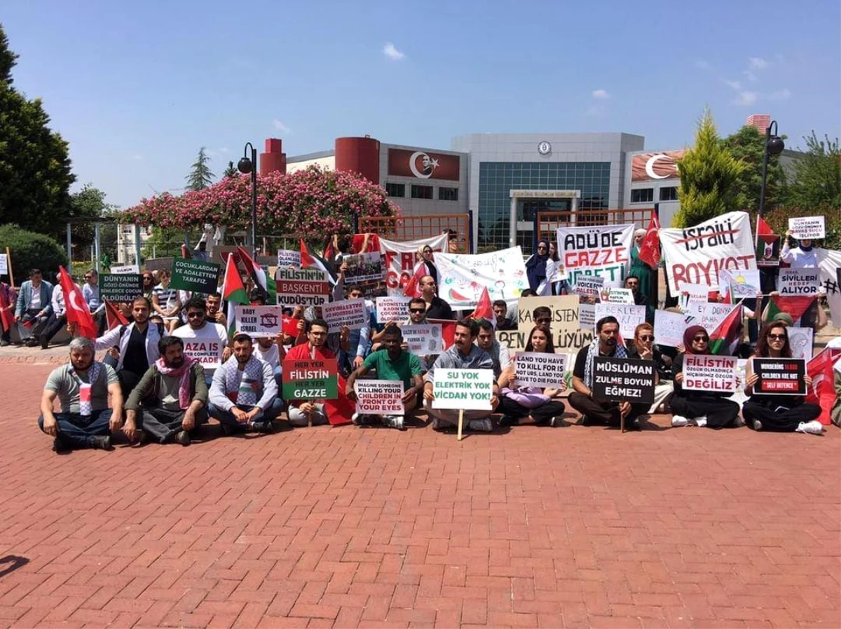 Aydın’da Üniversite Öğrencileri İsrail’in Gazze’deki Zulmüne Karşı Eylem Yaptı
