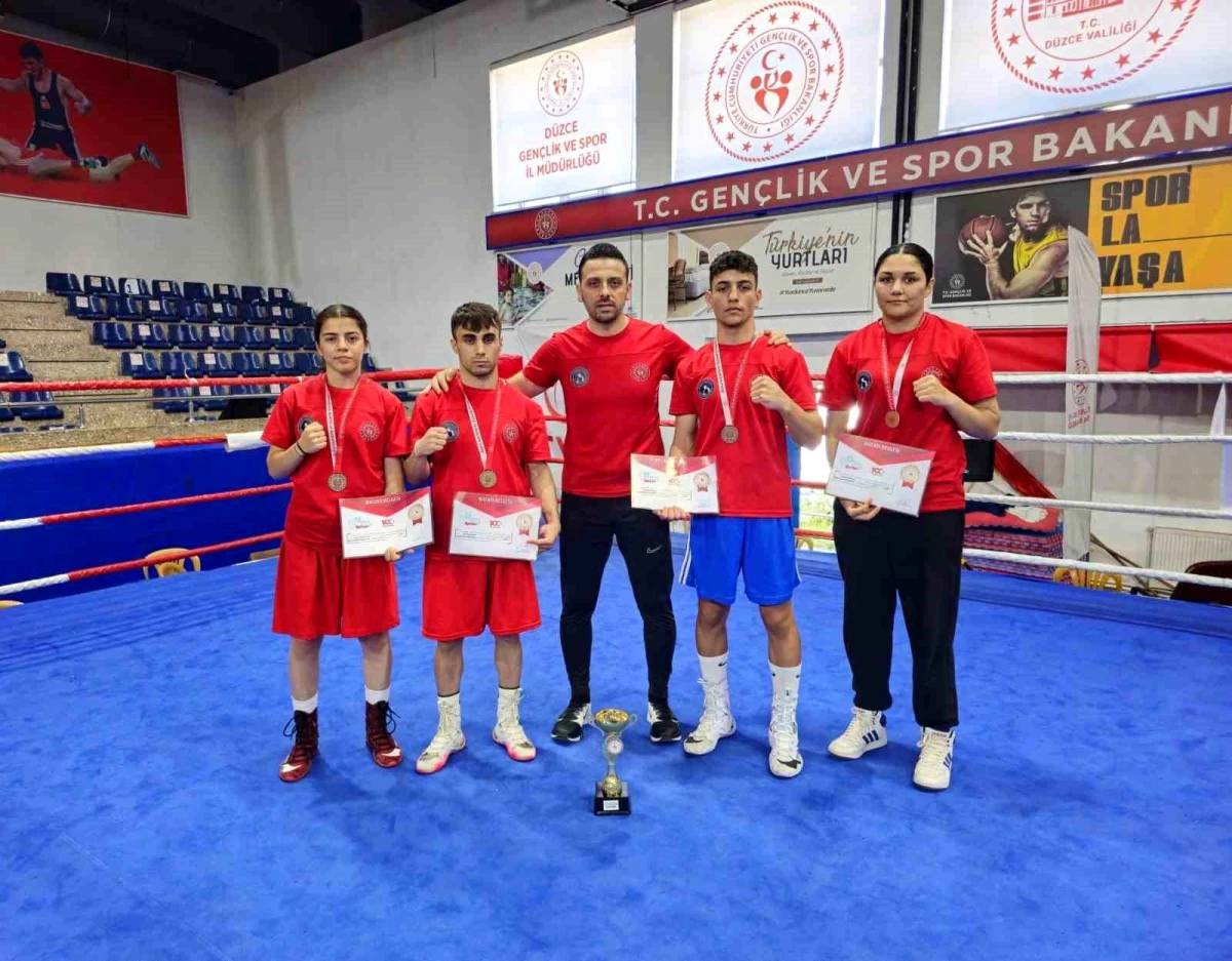 Aydın Boksçuları Türkiye Ferdi Boks Şampiyonası’ndan 4 Madalya İle Döndü