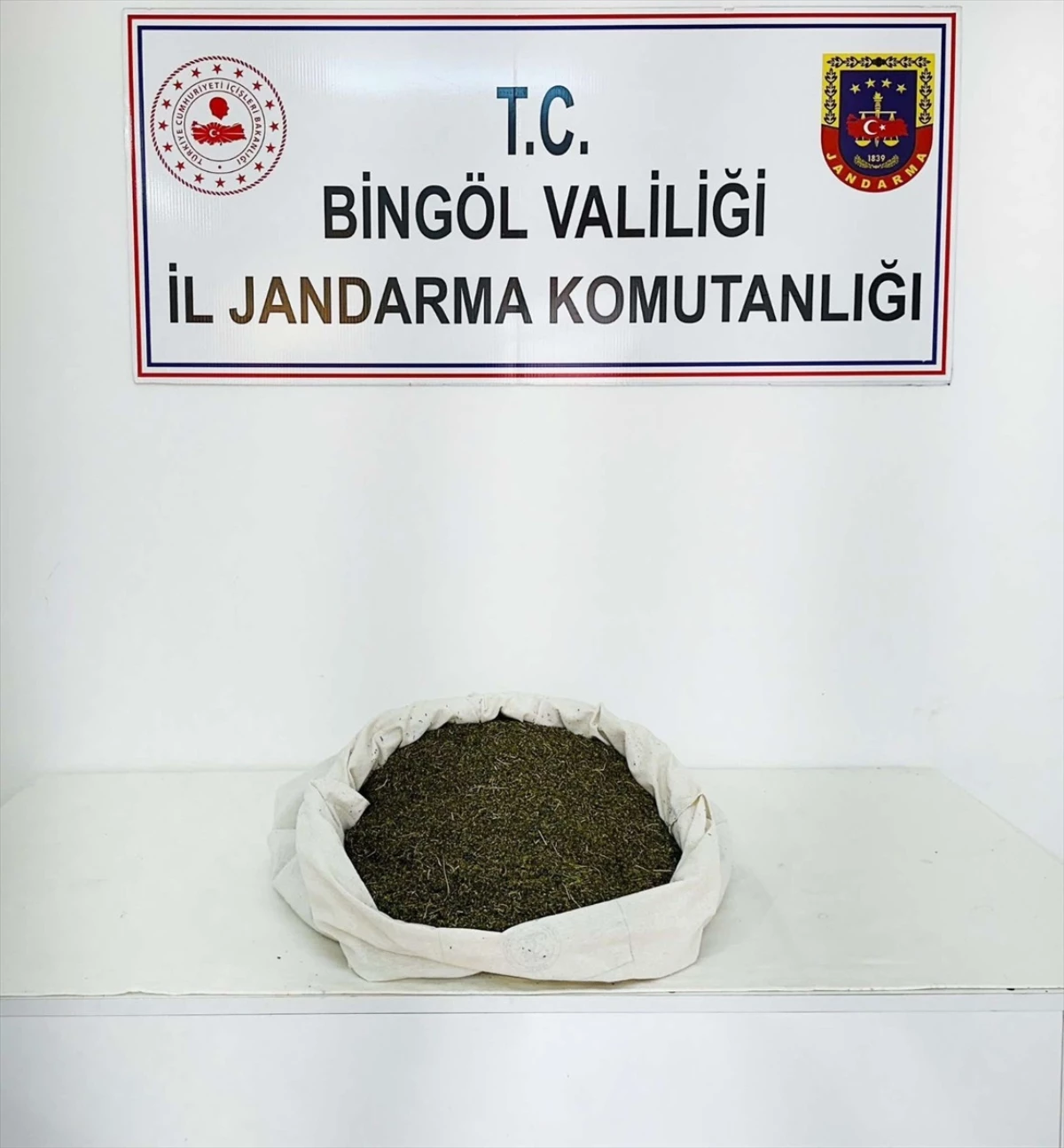 Bingöl’ün Genç ilçesinde 3 kilo 650 gram toz esrar ele geçirildi