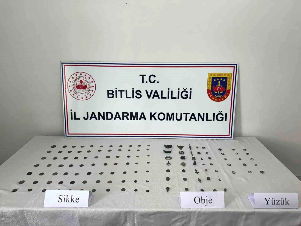 Bitlis'te Tarihi Eser Operasyonu: 131 Parça Ele Geçirildi