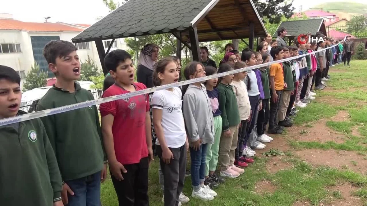 Bitlis'te 'Geleneksel Sokak Oyunları Şenliği' düzenlendi