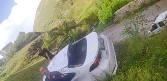 Bitlis’te minibüsle otomobilin çarpışması sonucu 1 kişi yaralandı