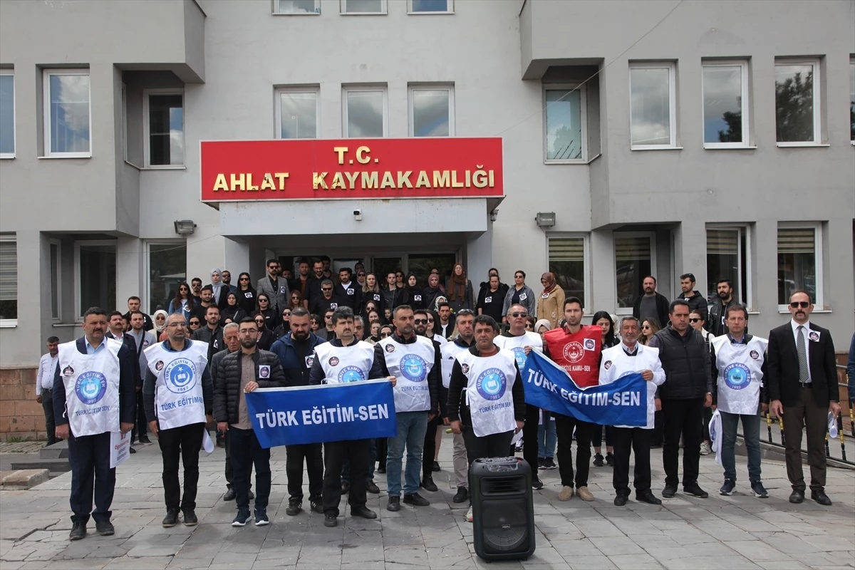Bitlis’te okul müdürünün öldürülmesi protesto edildi