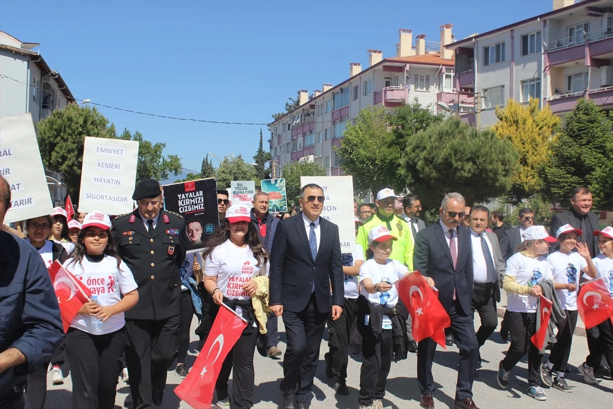 Burdur'da Karayolu Trafik Güvenliği Haftası Etkinliği Düzenlendi