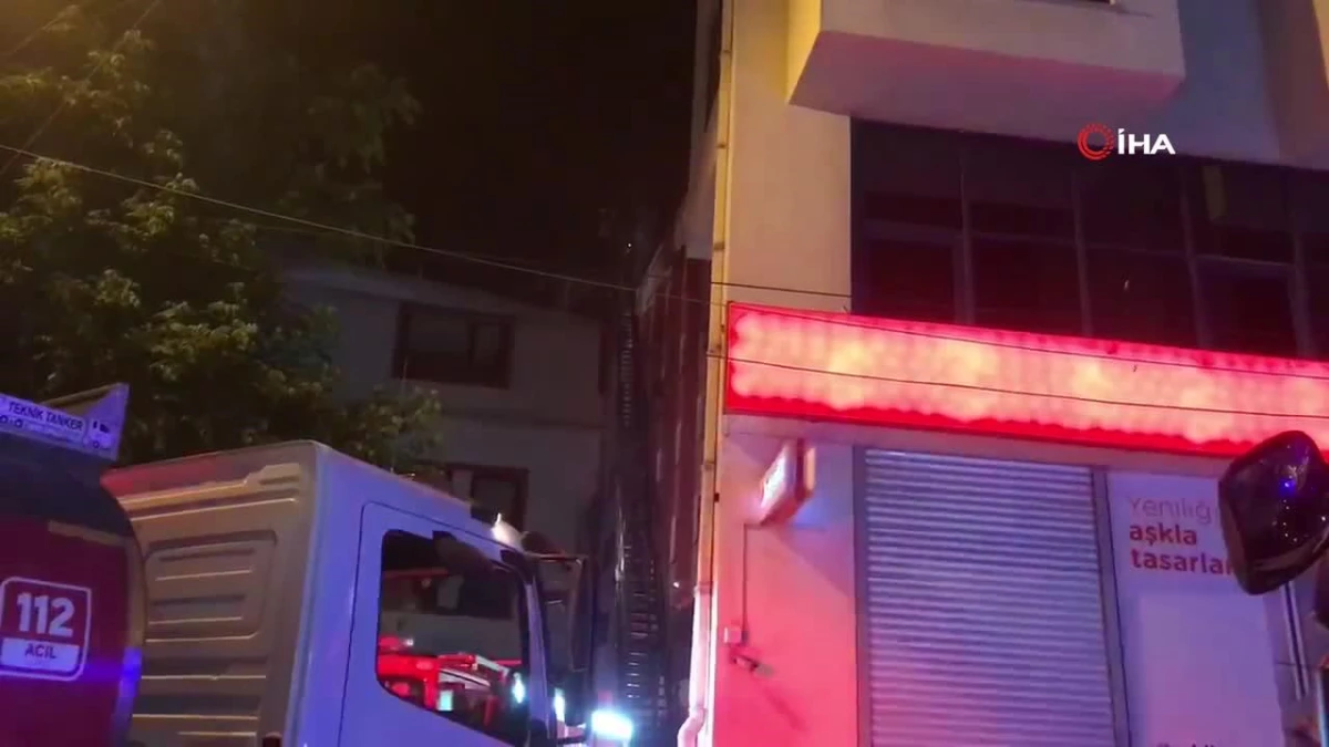 Bursa'da iş hanının çatı katında çıkan yangın korkuttu