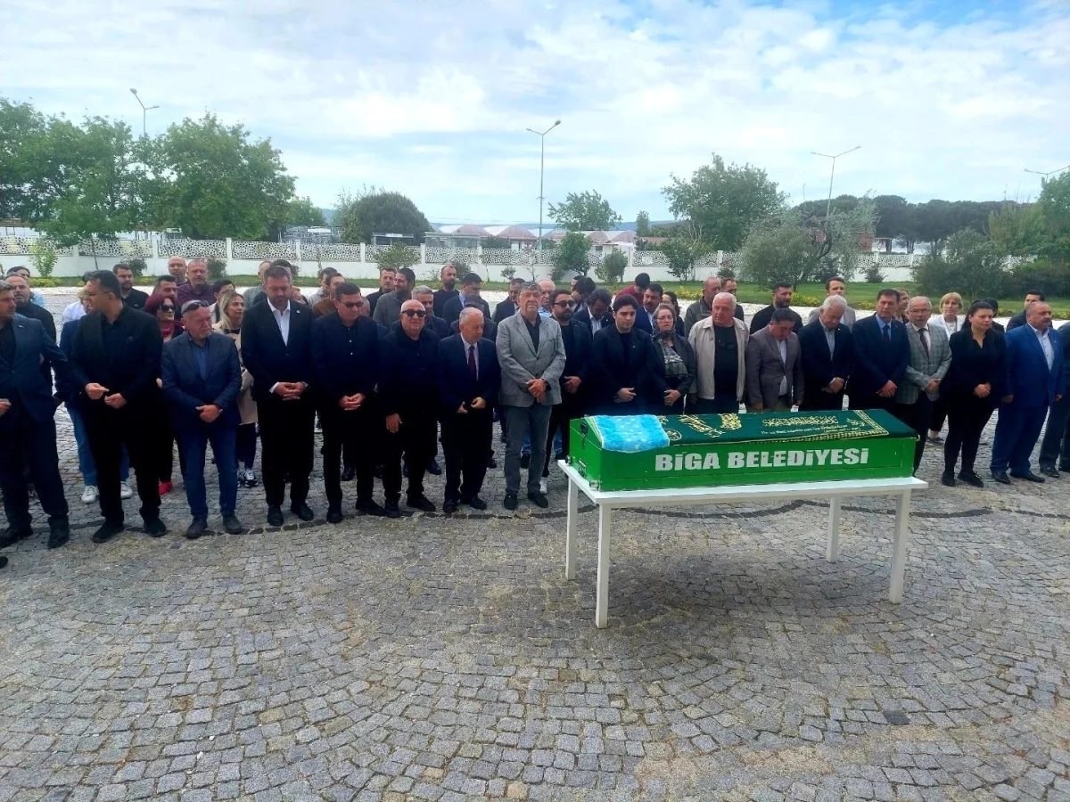 CHP'li Biga İl Genel Meclisi Üyesi Levent İrez İçin Cenaze Töreni Düzenlendi