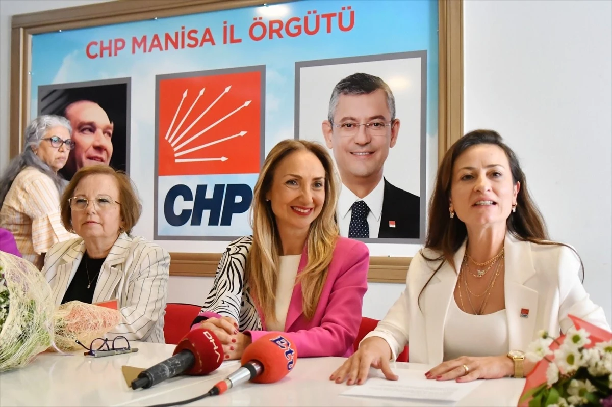 CHP Kadın Kolları Genel Başkanı Aylin Nazlıaka, Anneler Günü'nü kutladı