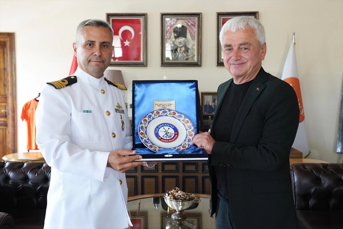 Deniz Kurdu Tatbikatı Sonrası Donanma Komutanları Finike Belediye Başkanı’nı Ziyaret Etti