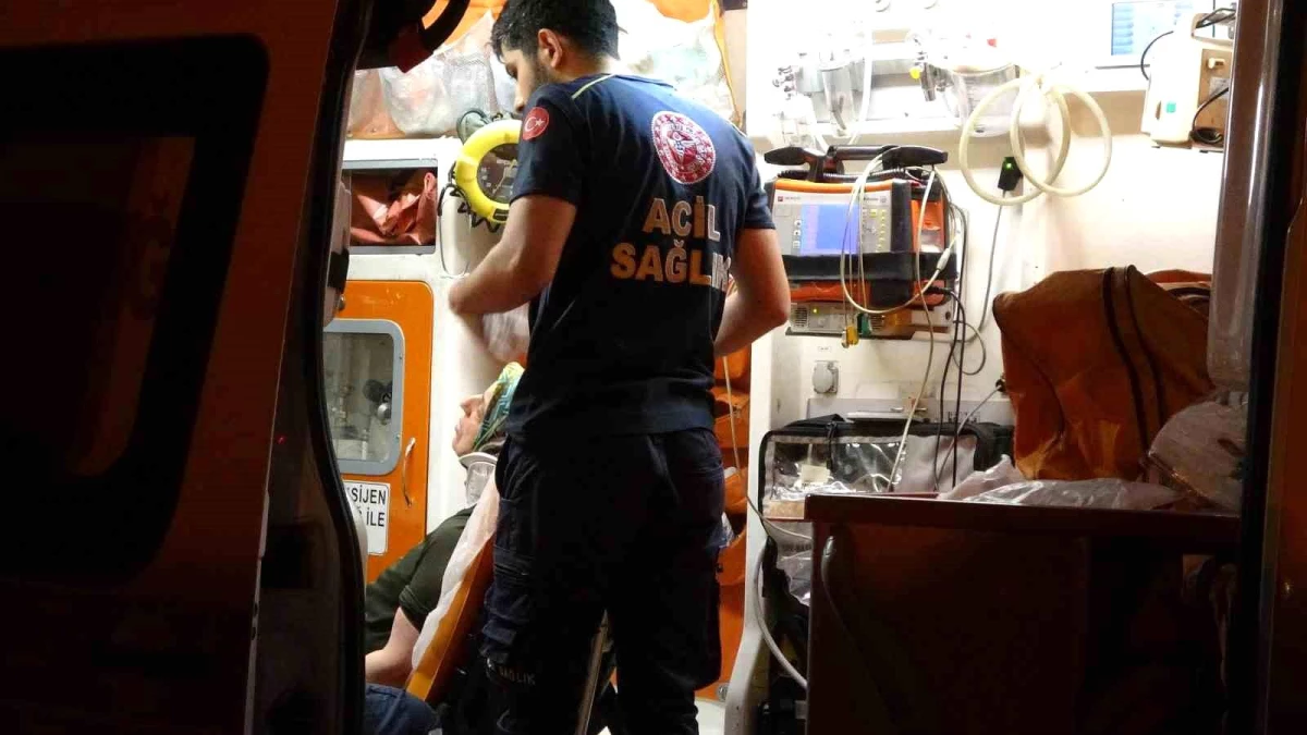 Diyarbakır’da 3 Otomobilin Karıştığı Kazada 2 Kişi Hafif Yaralandı