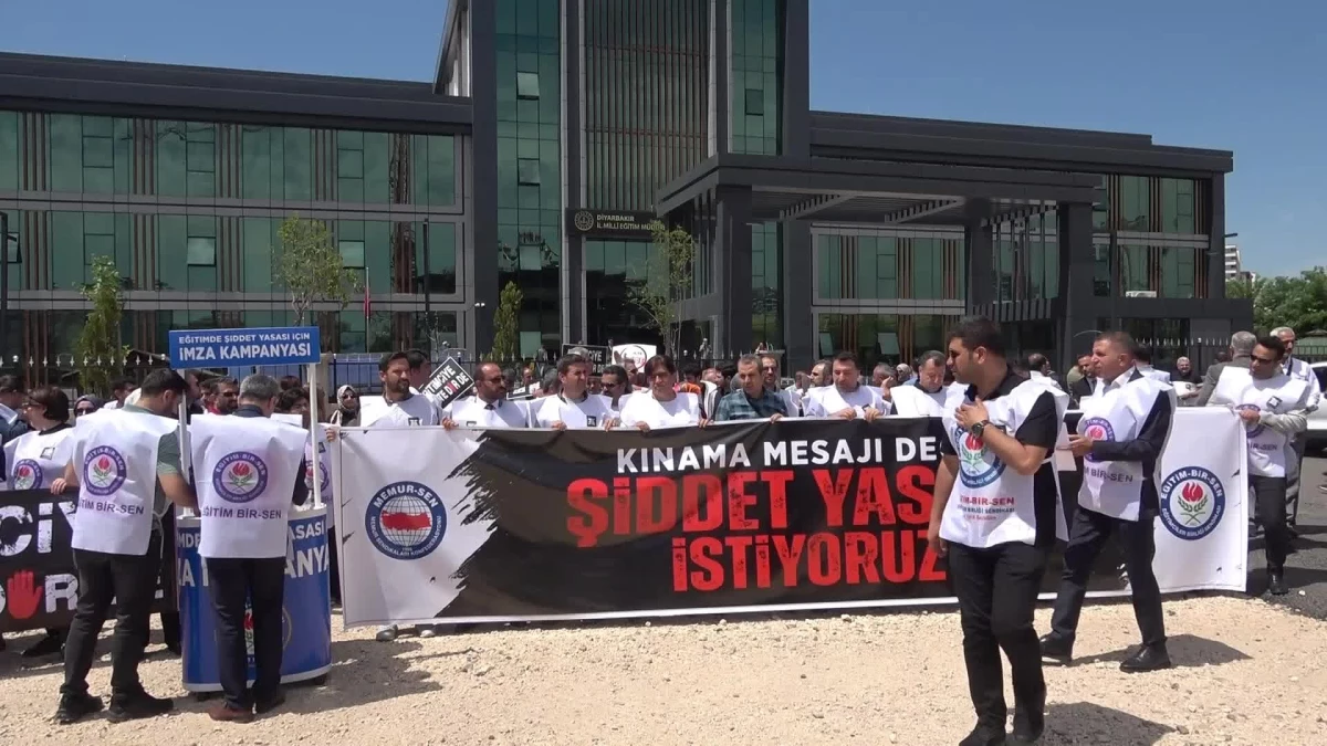 Diyarbakır'da öğretmenler şiddete karşı iş bıraktı