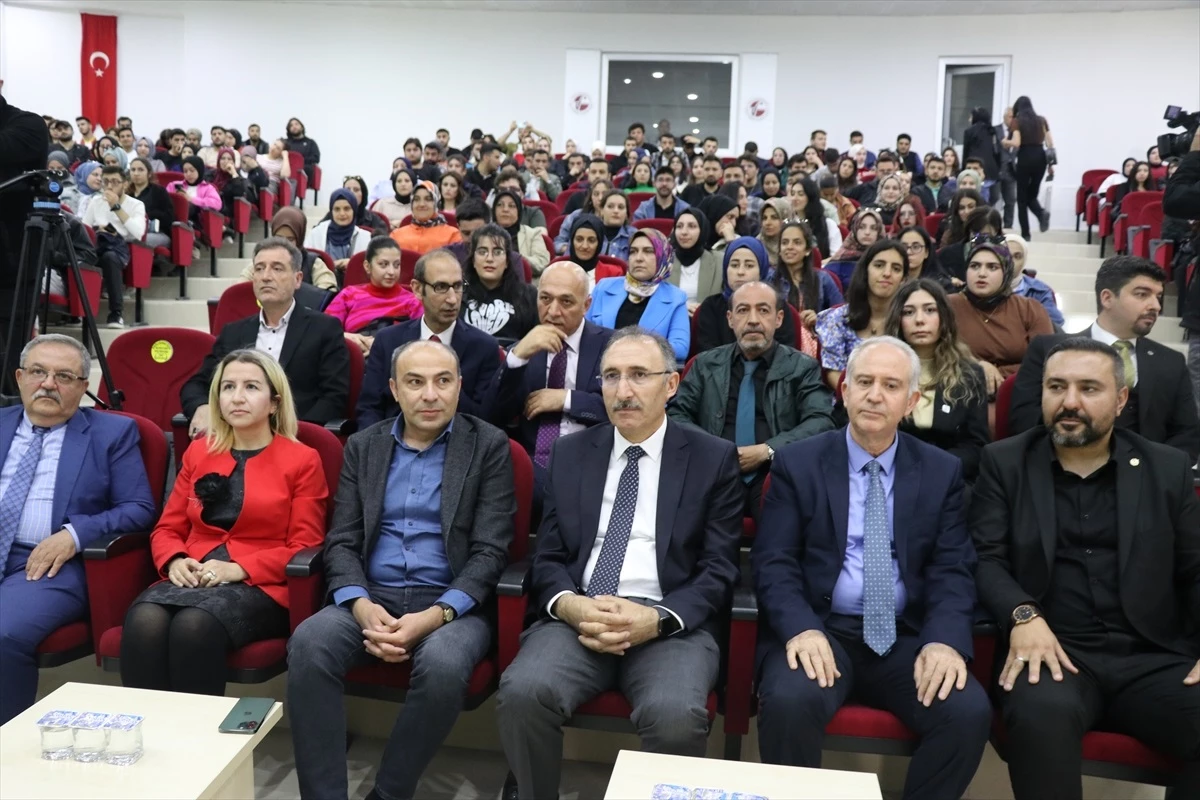 Elazığ'da Bilim Çağında Dezenformasyon Konferansı Düzenlendi