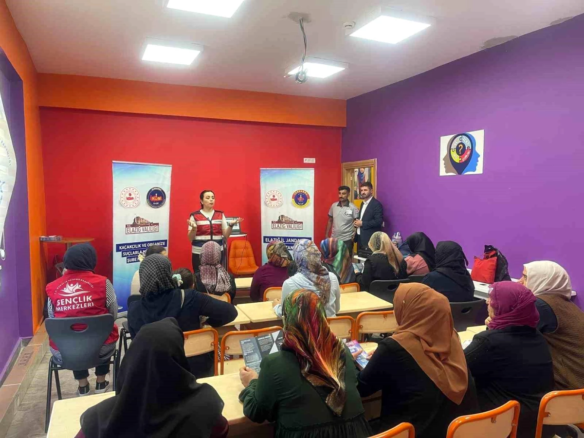 Elazığ'da 'En İyi Narkotik Polisi Anne' projesi kapsamında kadınlara seminer verildi