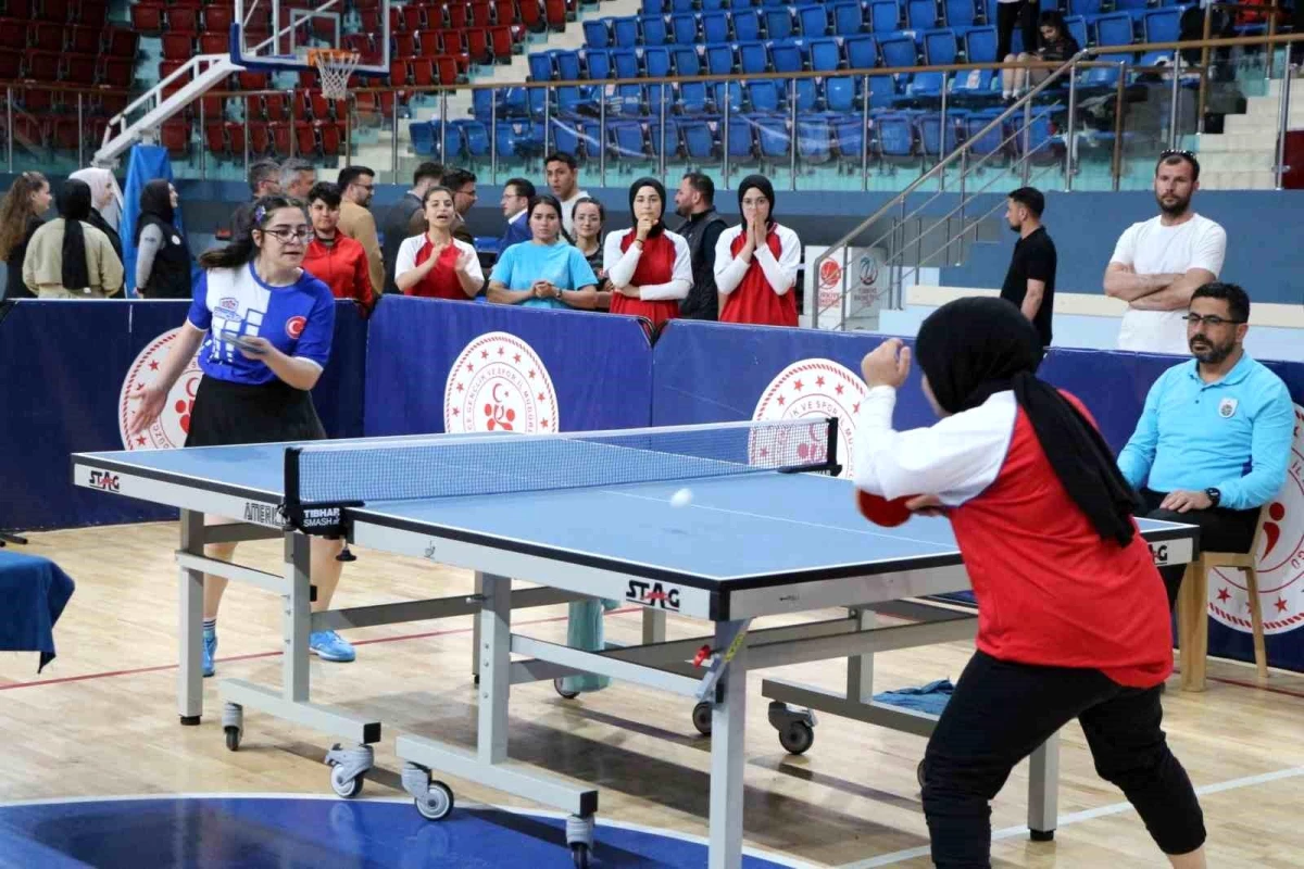 Düzce’de Kredi Yurtlar Genel Müdürlüğü Masa Tenisi Turnuvası Finalleri Yapıldı