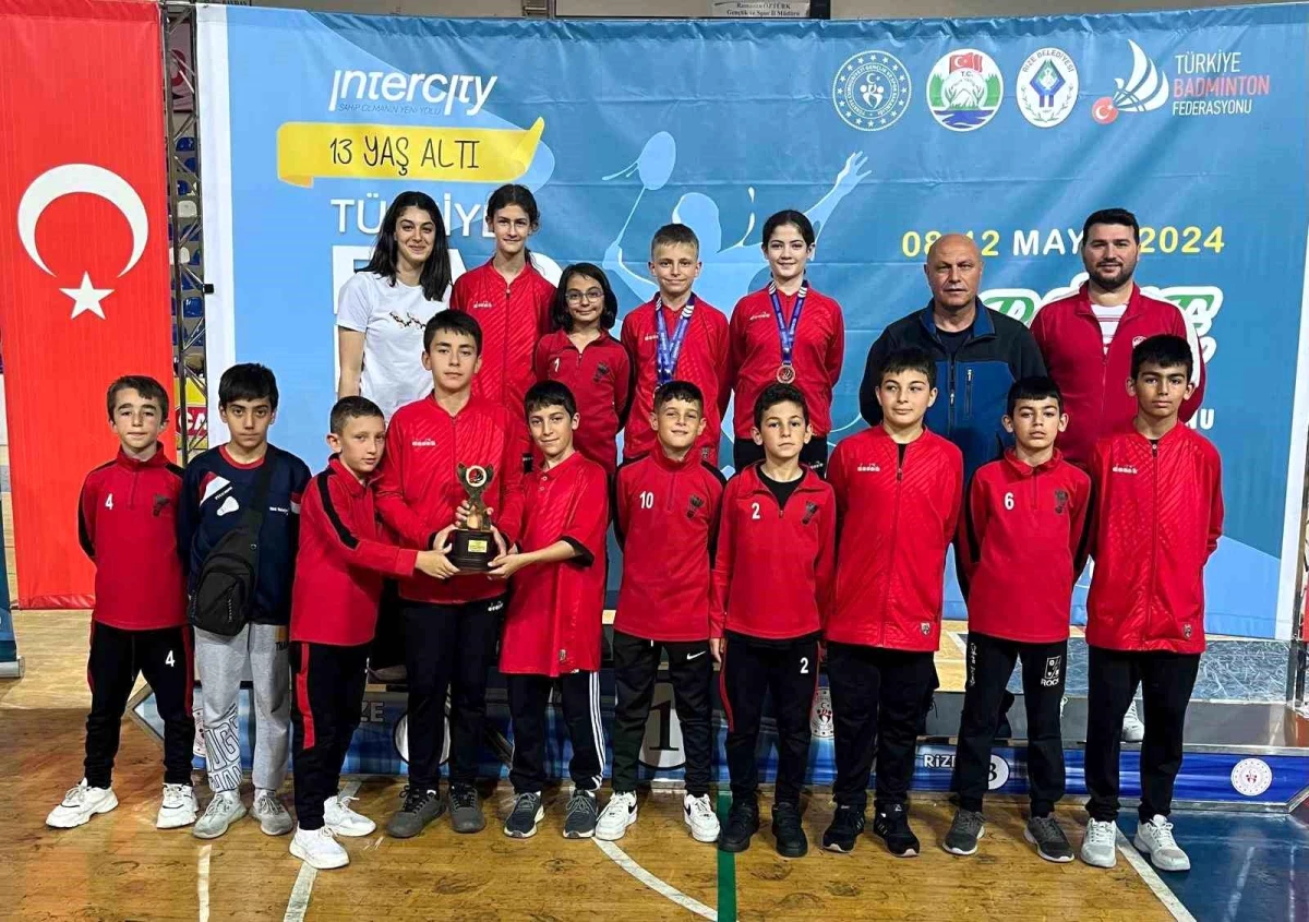 Erzincan İl Özel İdaresi Spor Kulübü Badminton Takımı Türkiye Şampiyonasında Başarı Yakaladı