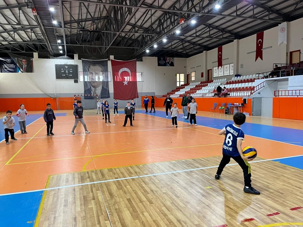 Giresun'da Geleneksel Çocuk Oyunları Yarışması Düzenlendi