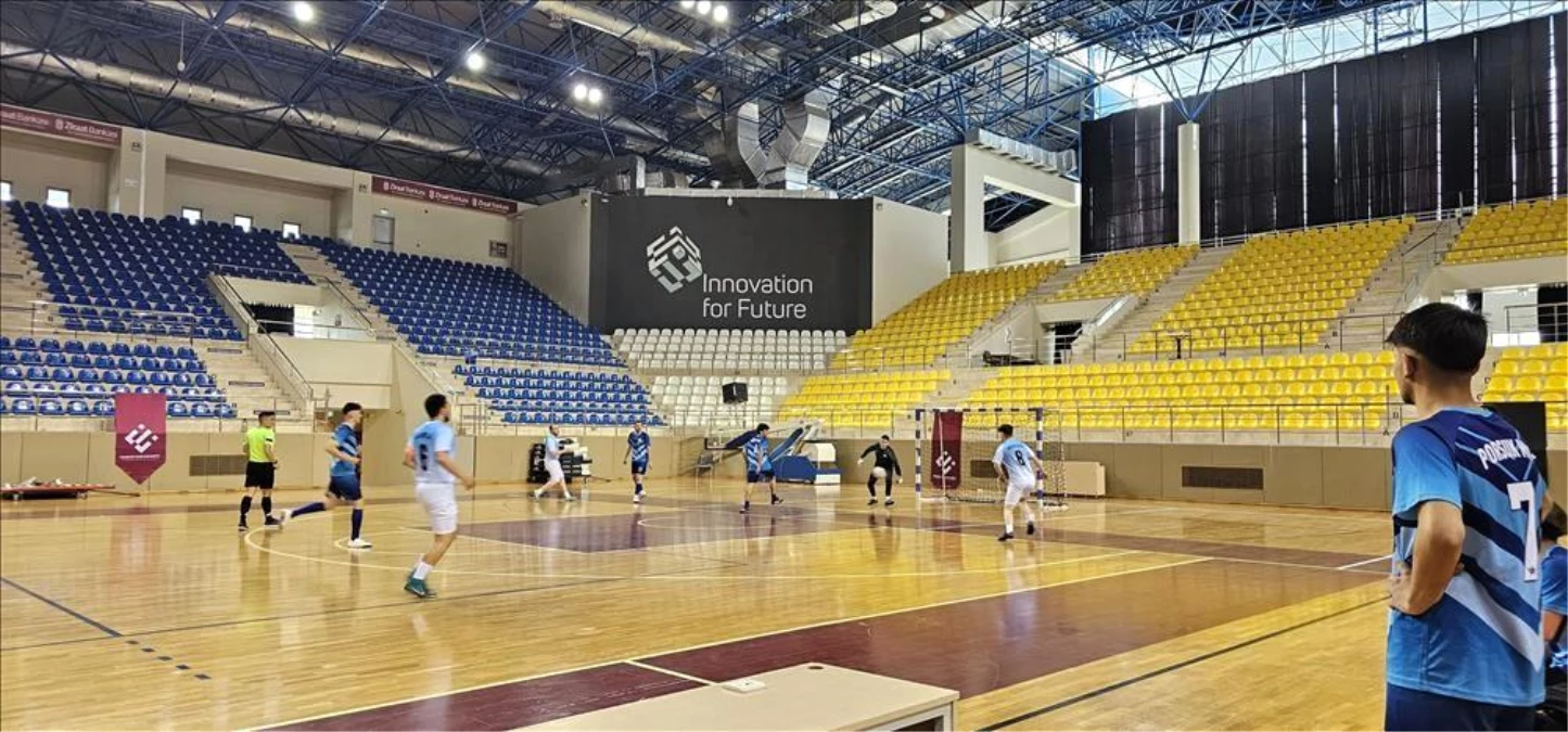 ESTÜ Öğrenci Spor Etkinlikleri Salon Futbolu Kupaları Sahiplerini Buldu