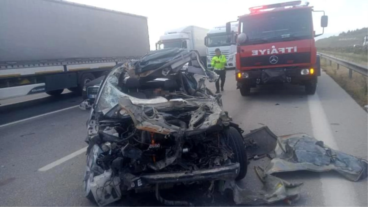 Gaziantep'te Tıra Çarpan Otomobil Sürücüsü Hayatını Kaybetti