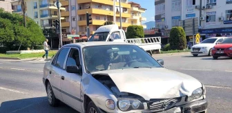 Antalya’da ehliyetsiz sürücüye çarpışma sonucu 4 kişi yaralandı