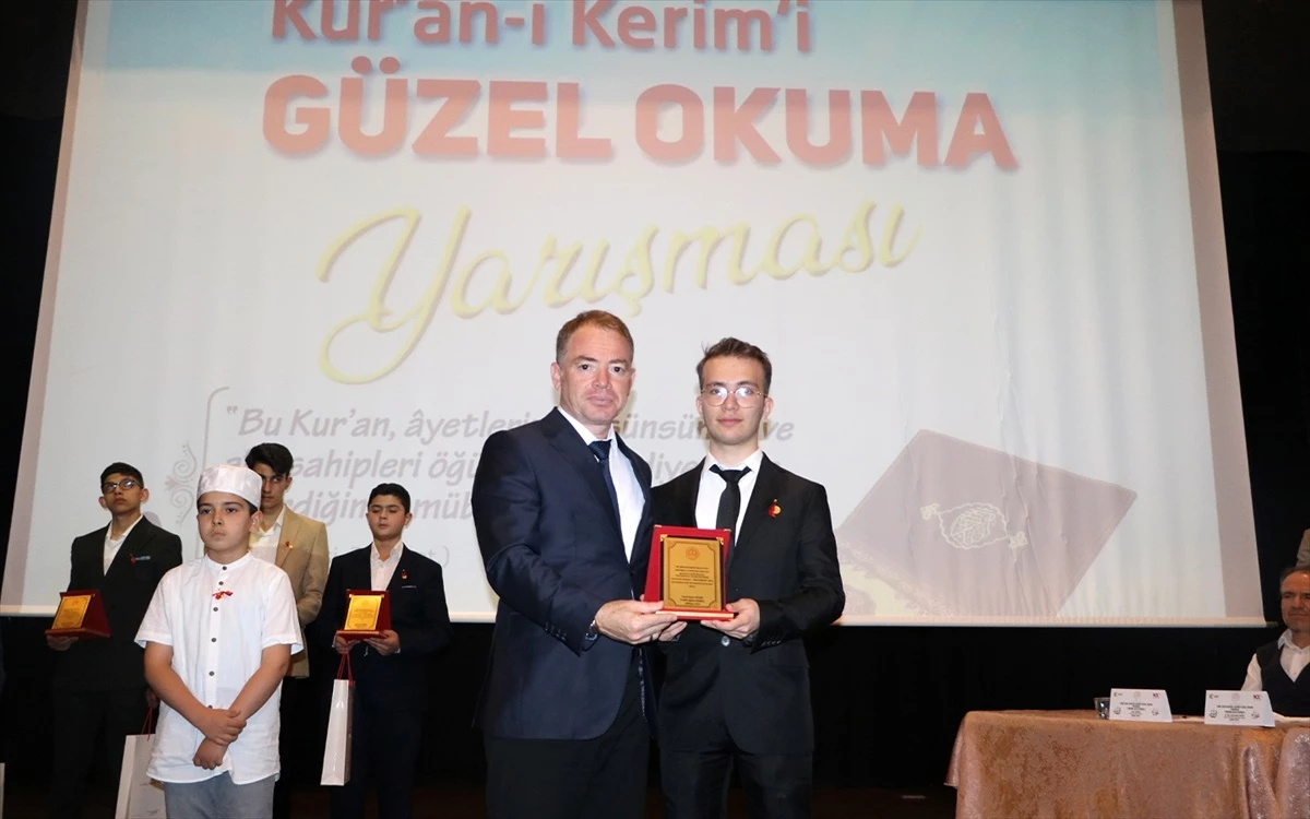 Genç Sada Kur'an-ı Kerim'i Güzel Okuma Yarışması Bölge Finali Kırşehir'de Gerçekleştirildi