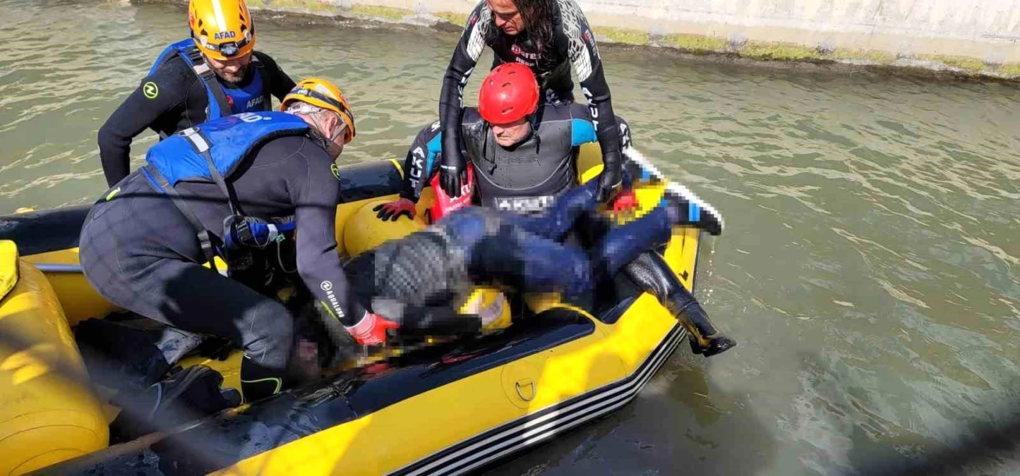 Giresun'da otomobil su kanalına devrildi: 2 kişi kayıp, 1 kişi yaralı