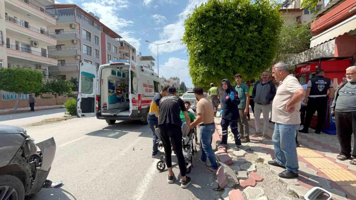 İskenderun'da Otomobil ile Motosiklet Çarpıştı: 1 Yaralı