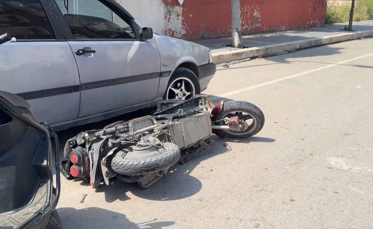 İskenderun’da Otomobil ile Motosiklet Kaza Yaptı
