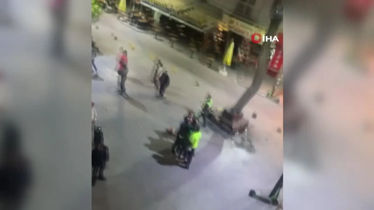 İzmir’de kavgaya müdahale eden polislere saldıran şahıs kamerada