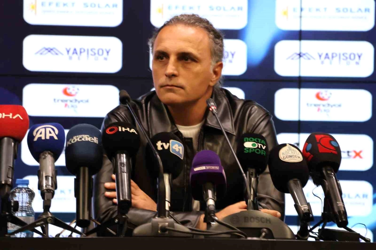Kocaelispor'da Teknik Direktör Mustafa Gürsel ile Yollar Ayrıldı