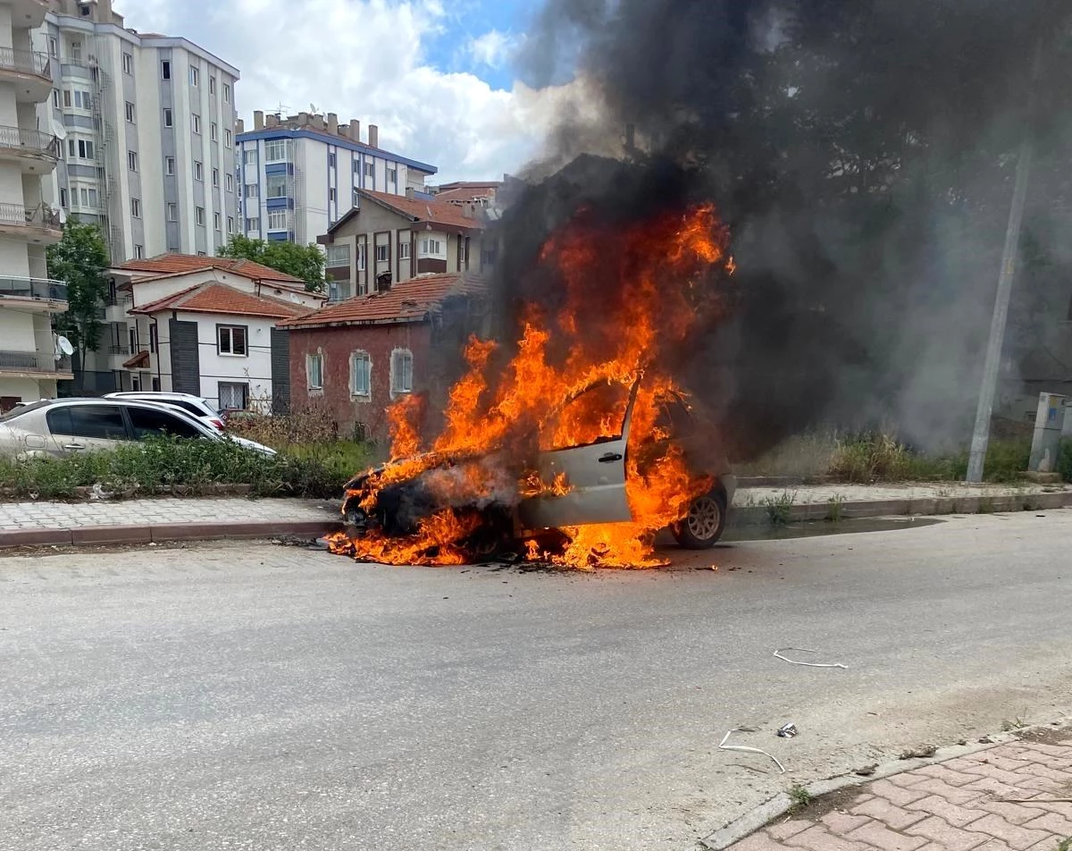 Konya’nın Ereğli ilçesinde otomobil yangını