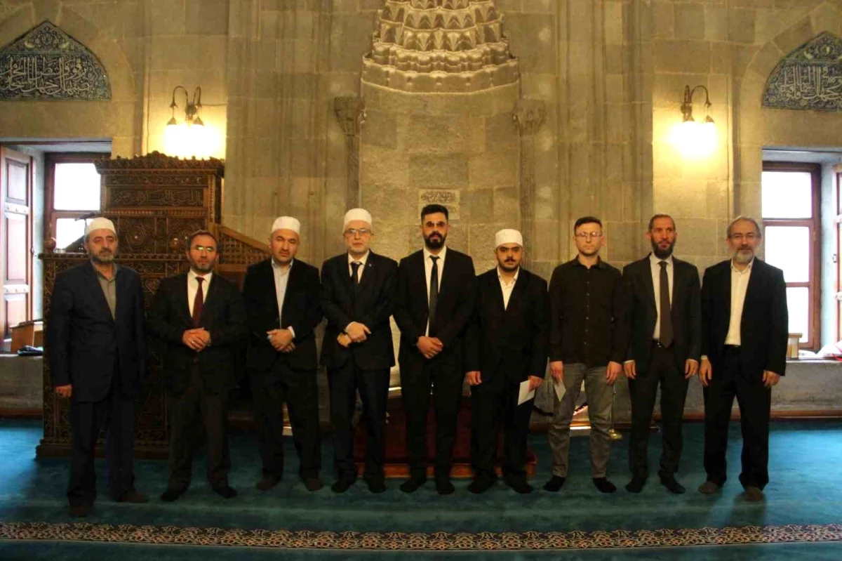 Erzurum'da din görevlileri Kur'an-ı Kerimi en güzel şekilde okumak için yarıştı