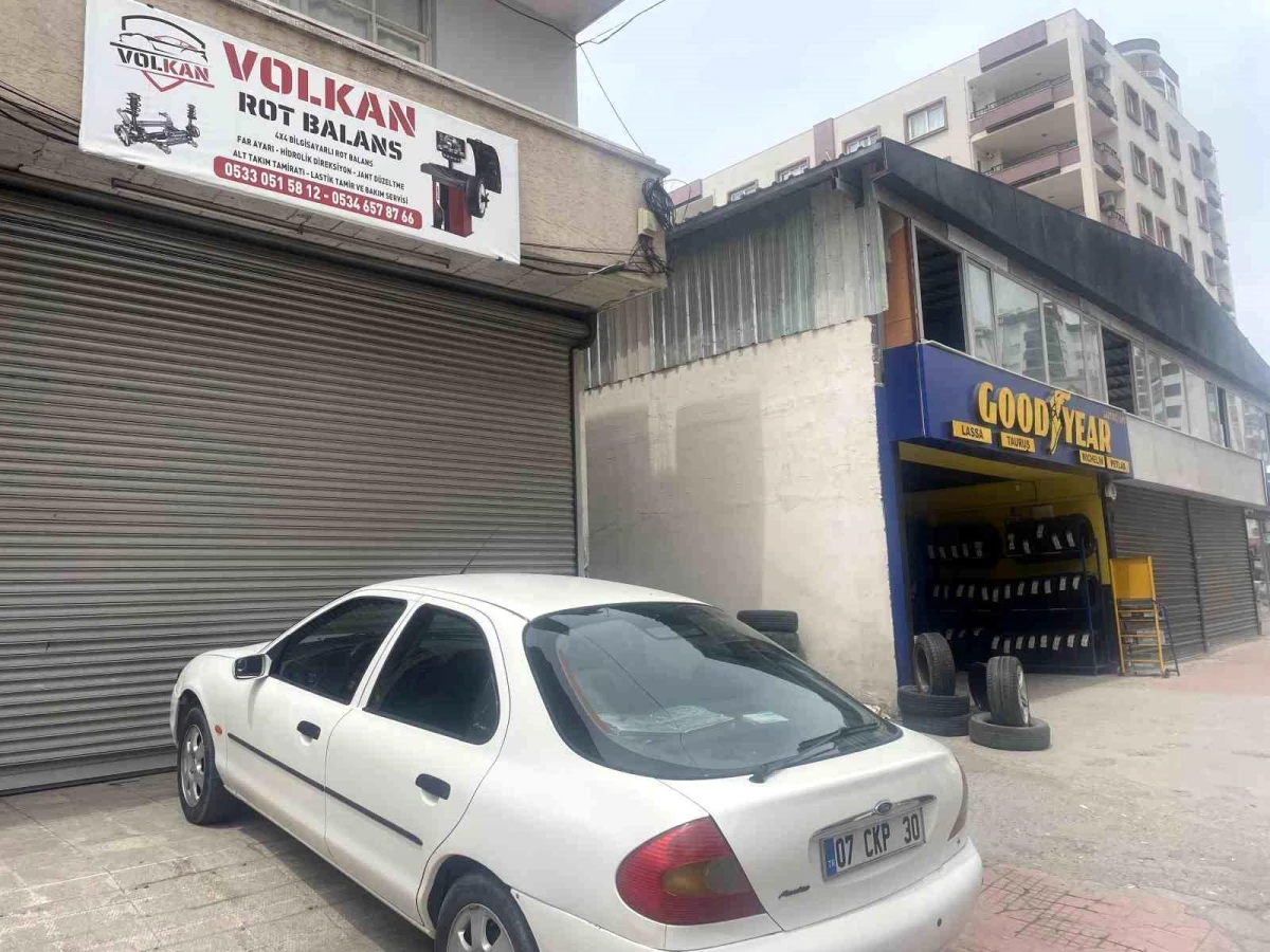 Adana’da maganda kurşunuyla hayatını kaybeden anne olayında saldırının yan dükkana yapıldığı ortaya çıktı