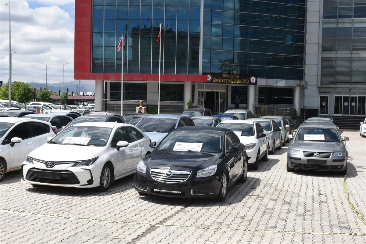 Malatya'da depremde hasar gören araçlara 'change' işlemi yapan 6 şüpheli tutuklandı