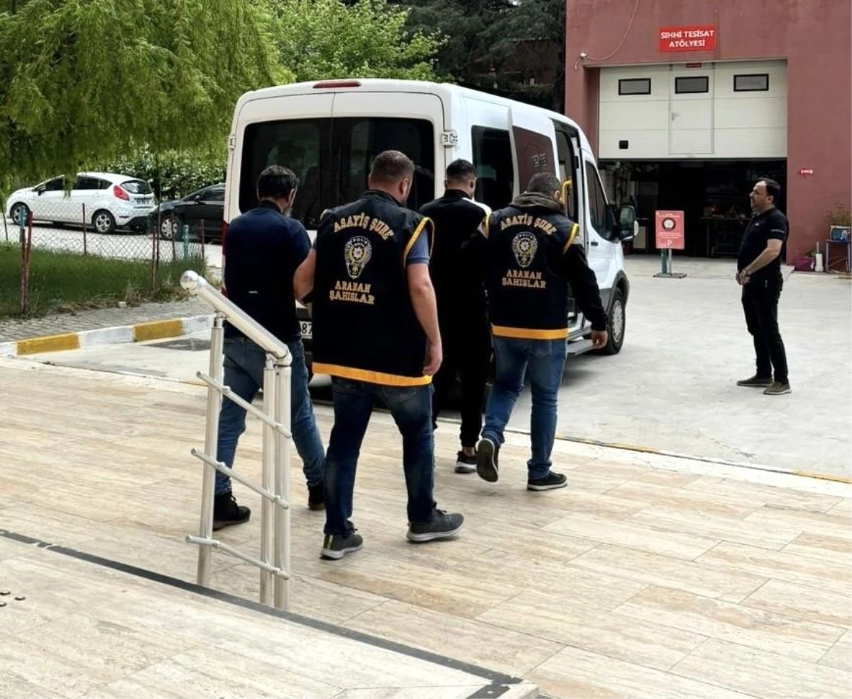 Manisa'da yapılan operasyonda 27 kişi yakalandı