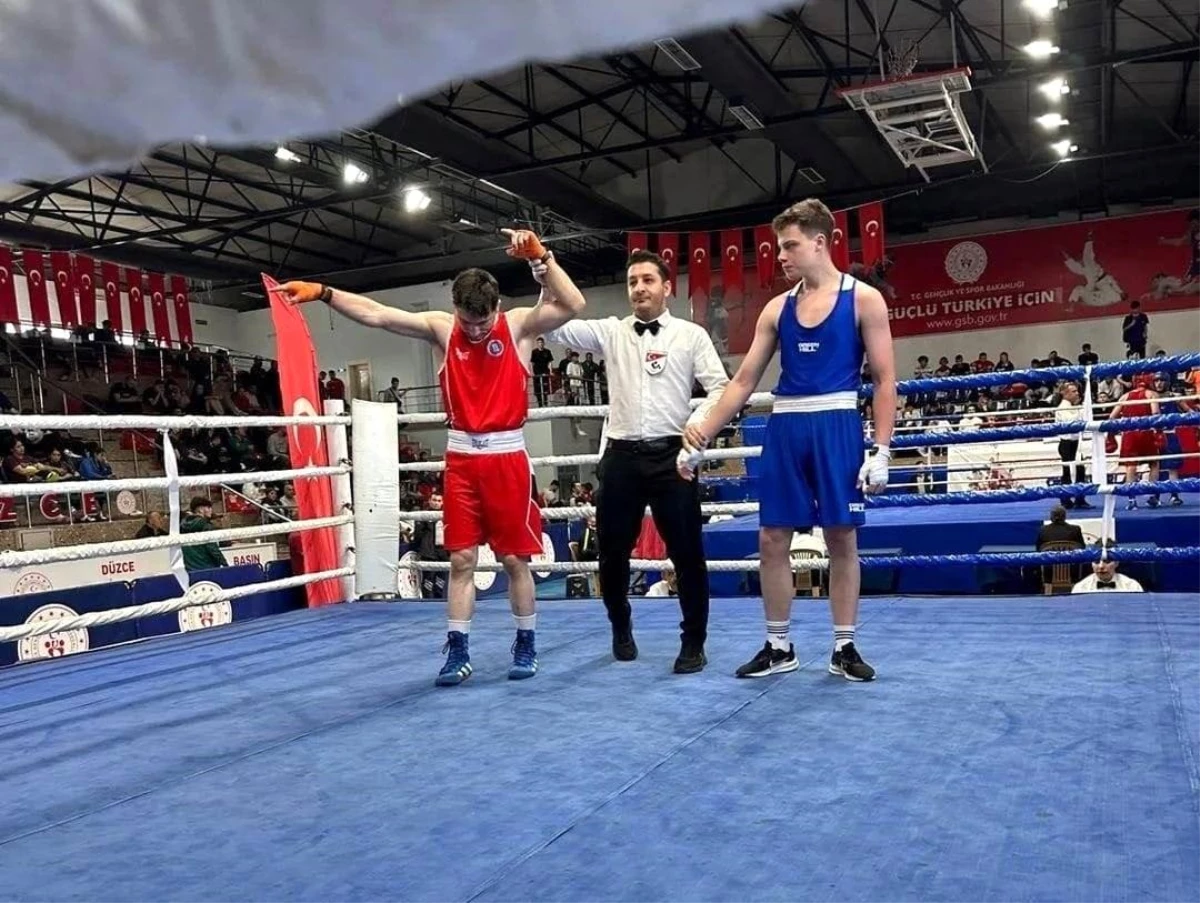 Kütahya Atatürk Anadolu Lisesi Öğrencileri Boks Şampiyonasında Başarı Elde Etti