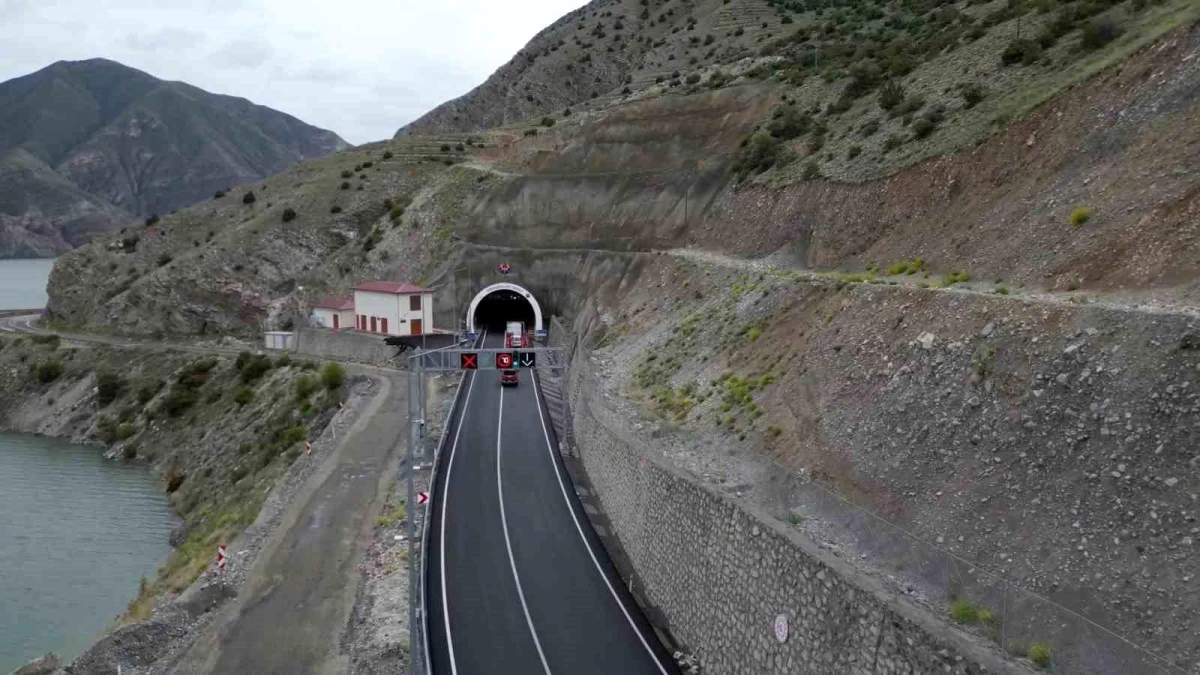 Erzurum-Artvin kara yolu üzerindeki Pirinkayalar Tüneli güvenli bir yol ve tasarruf sağlıyor