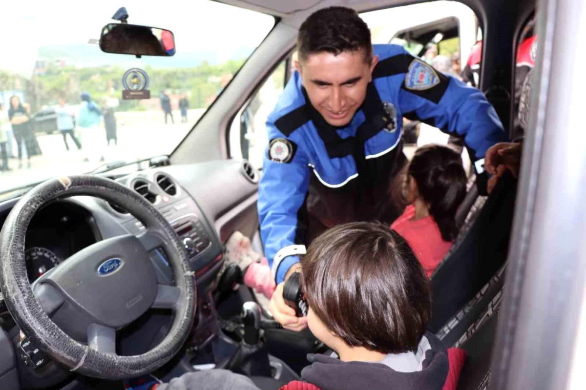 Bitlis Emniyet Müdürlüğü Polis Memurları Engelli Haftası’nda Özel Eğitim Anaokulunu Ziyaret Etti