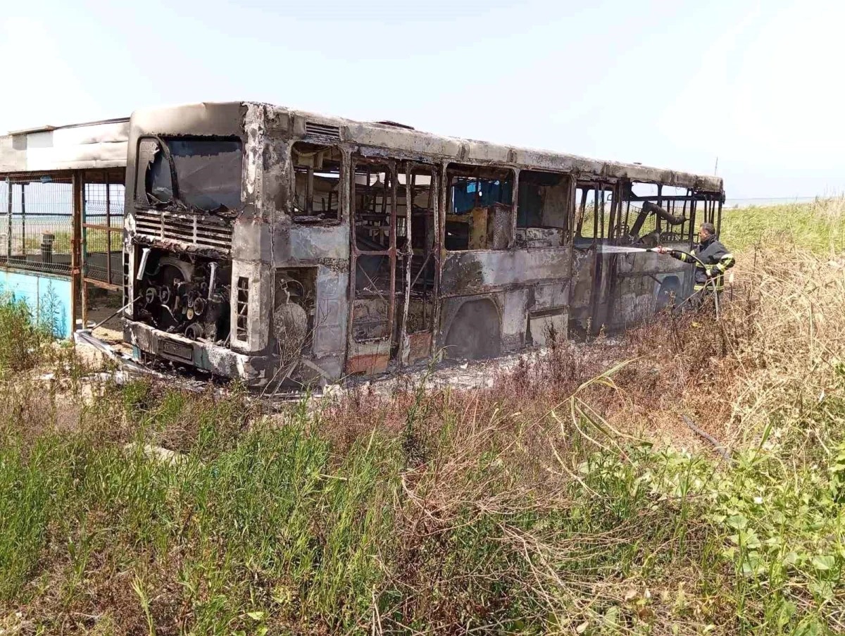 Samandağ’da Balık Ekmek Otobüsünde Yangın Çıktı