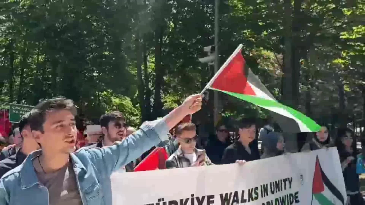 Bilecik Şeyh Edebali Üniversitesi’nde Filistin ve Doğu Türkistan’a destek yürüyüşü düzenlendi