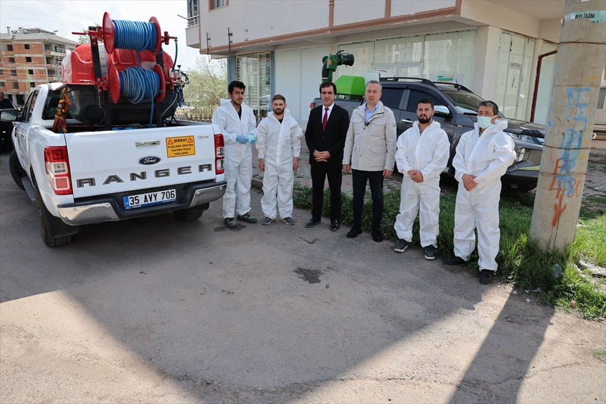 Sivas Belediyesi Kene ve Sivrisinek İlaçlama Çalışması Yaptı