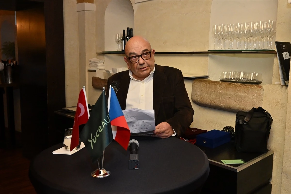 Skoda Türkiye Yönetim Kurulu Başkanı Ahmet Yüce, Türkiye’nin Prag Büyükelçisi Egemen Bağış’a teşekkür etti
