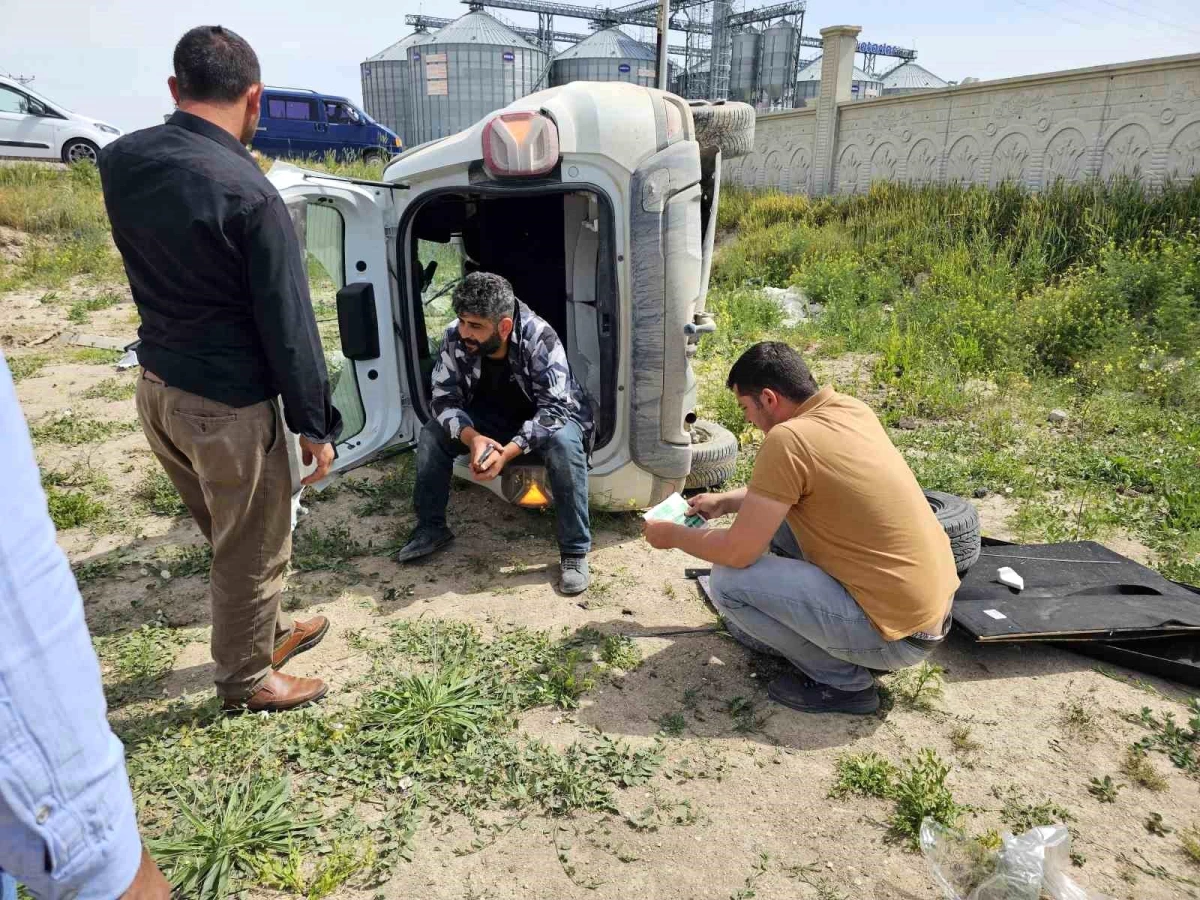 Aksaray'da Otomobil Şarampole Düştü, Sürücü Kurtuldu