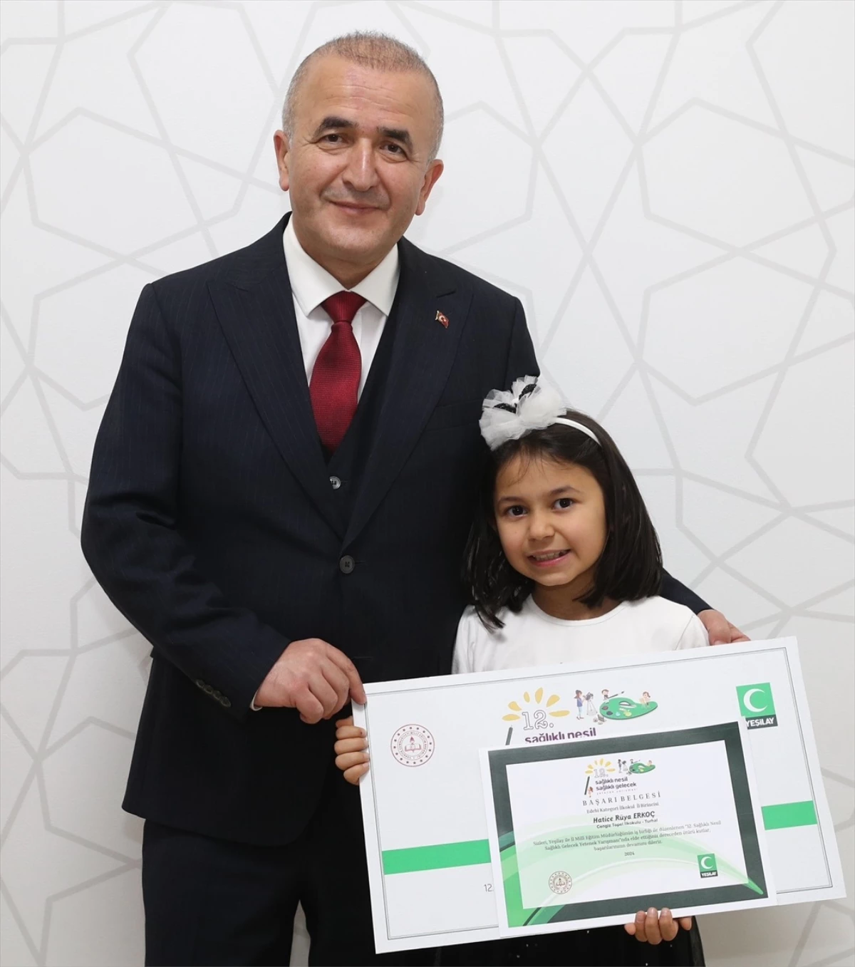 Tokat’ta ilkokul öğrencisi yarışmada kazandığı ödülü Gazze’deki çocuklara bağışladı