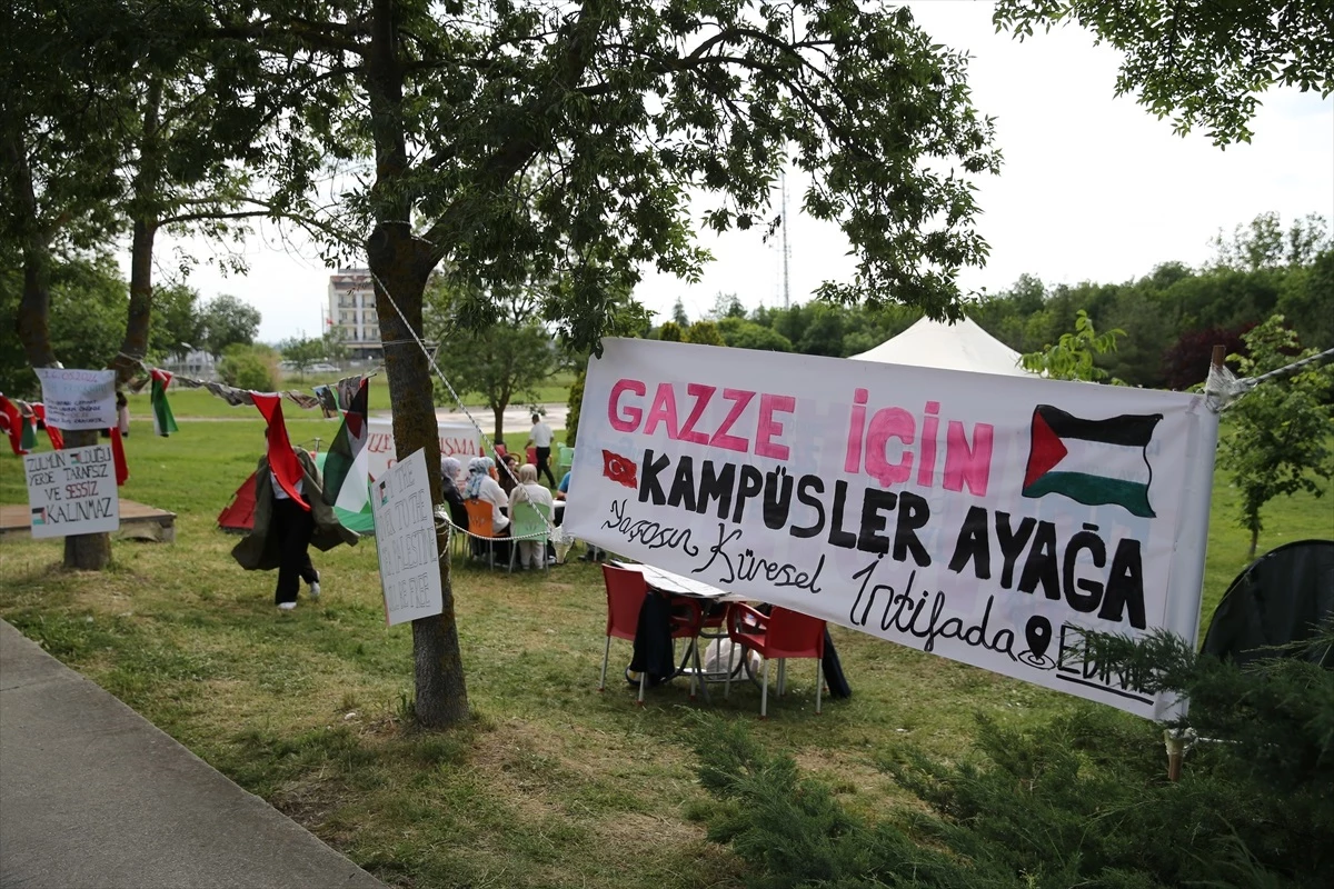 Trakya Üniversitesi öğrencileri Gazze'ye destek için dayanışma çadırı kurdu