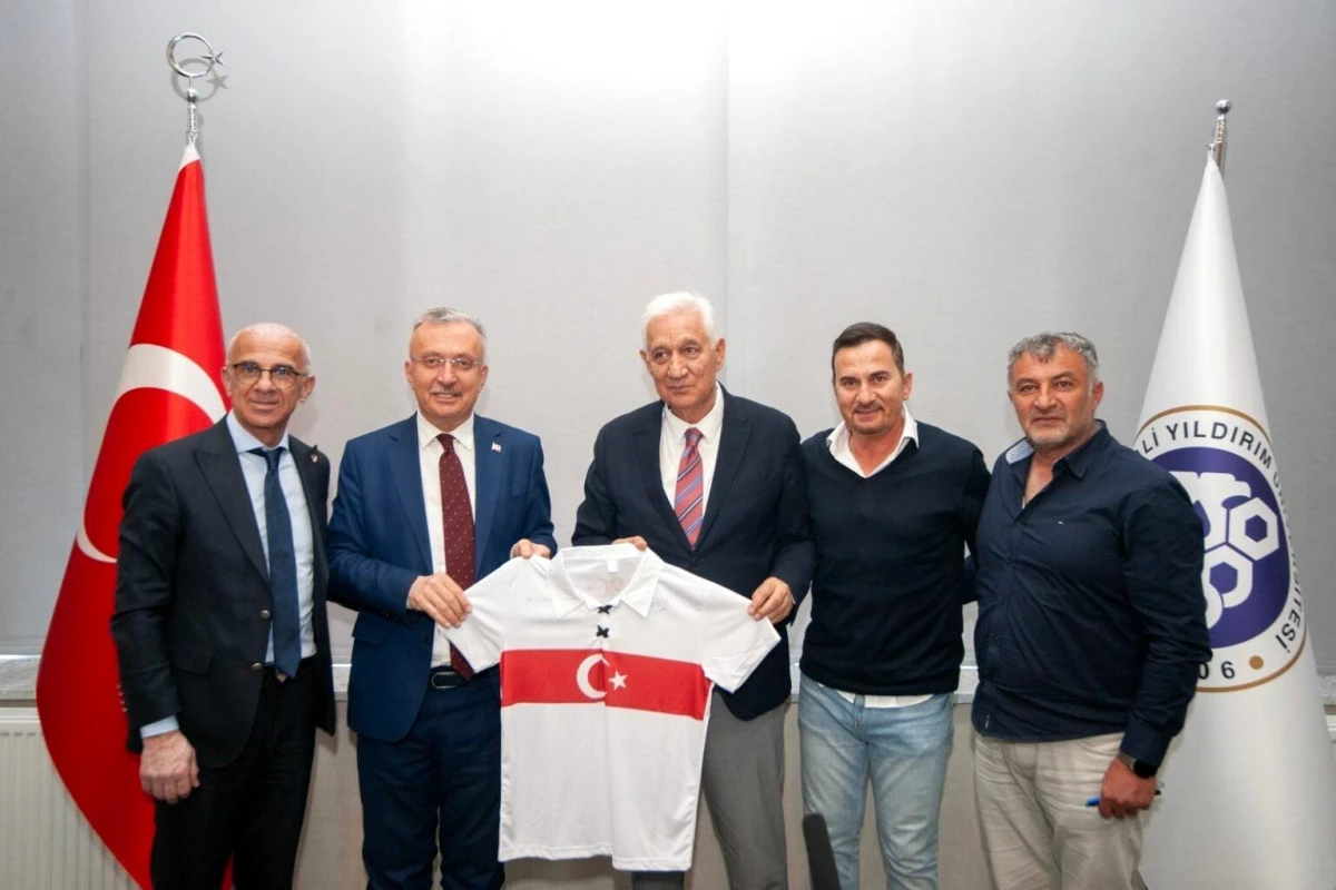 Futbolun Efsaneleri Konuşuyor Paneli Erzincan Binali Yıldırım Üniversitesi’nde Gerçekleşti