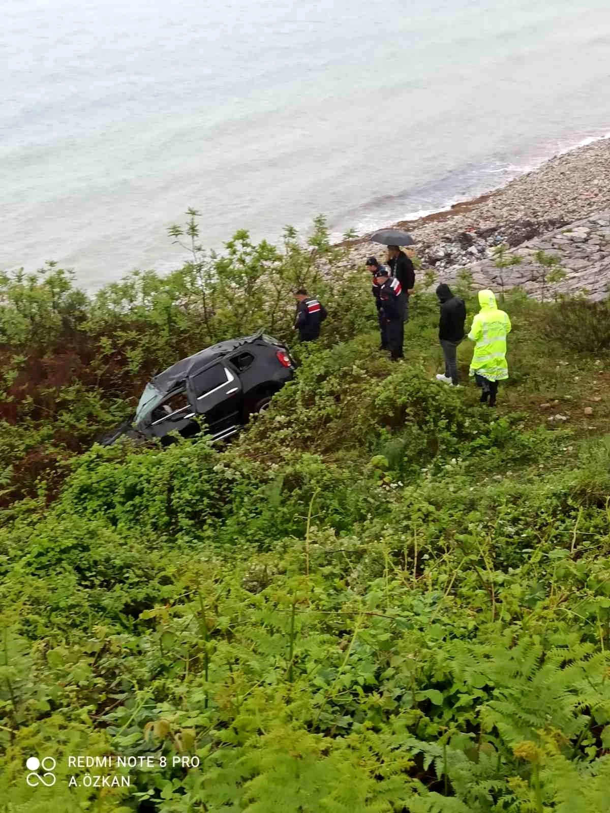 Sinop’ta otomobil şarampole yuvarlandı, sürücü yaralandı