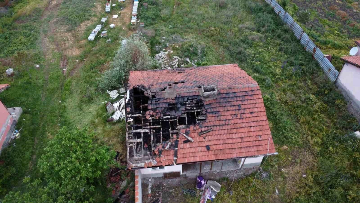 Çankırı'da Kundaklama İddiasıyla Çıkan Yangında Ev Kullanılamaz Hale Geldi