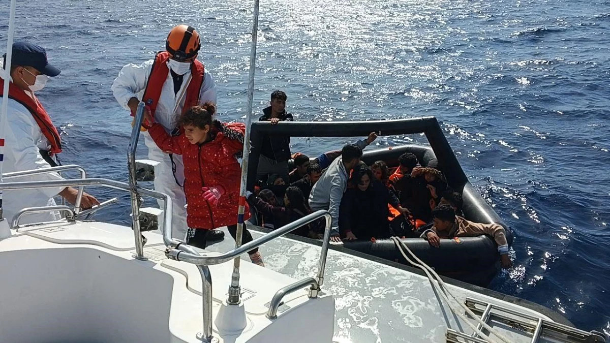 Yunan Sahil Güvenlikleri Kaçak Göçmenleri Ölüme Terk Etti